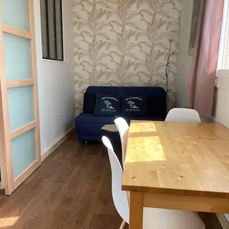 Renovated And Air-conditioned 3 Stars شقة *